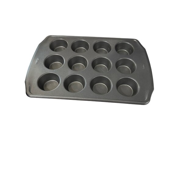 Wilton 12-Cup Non-Stick Standard Size Muffin Pan - Picture 1 of 7